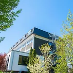 Art-hotel Braun 4* Кирхгаймболанден