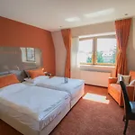 Art-hotel Braun Отель Кирхгаймболанден