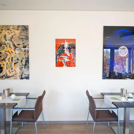 Art-hotel Braun 酒店 科黑姆波兰顿