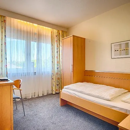 Art-hotel Braun 4* 켜휘하임볼란덴